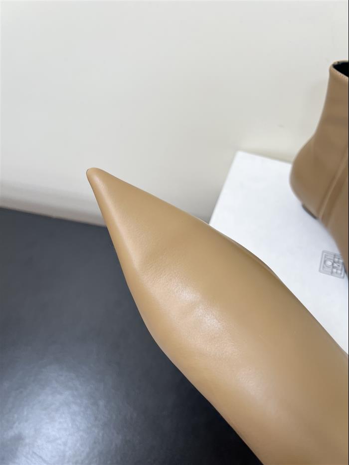 20251128174315198 370